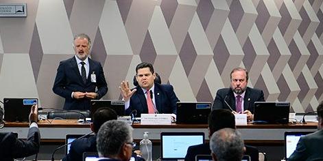 Senadores debatem PEC da Transição na CCJ do Senado. (Pedro França/Agência Senado Fonte: Agência Senado)