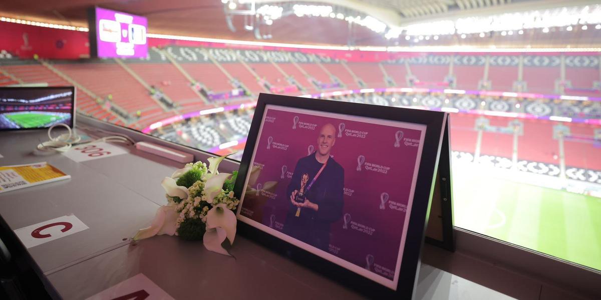 Grant Wahl foi homenageado antes de França x Inglaterra (Divulgação/FIFA)