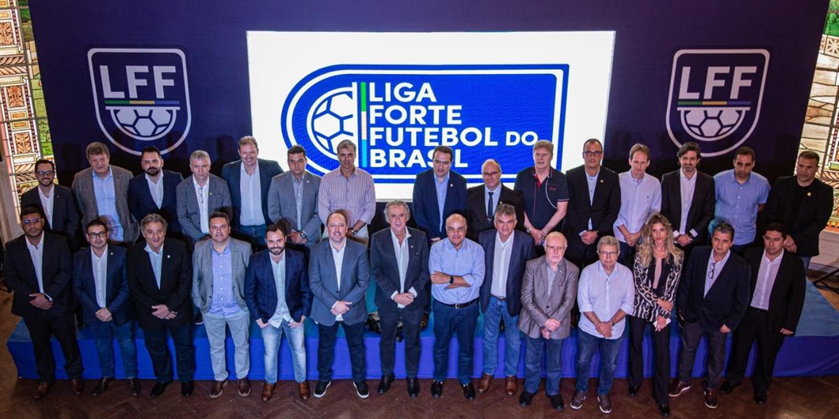 Dirigentes dos clubes da LFF (Divulgação)