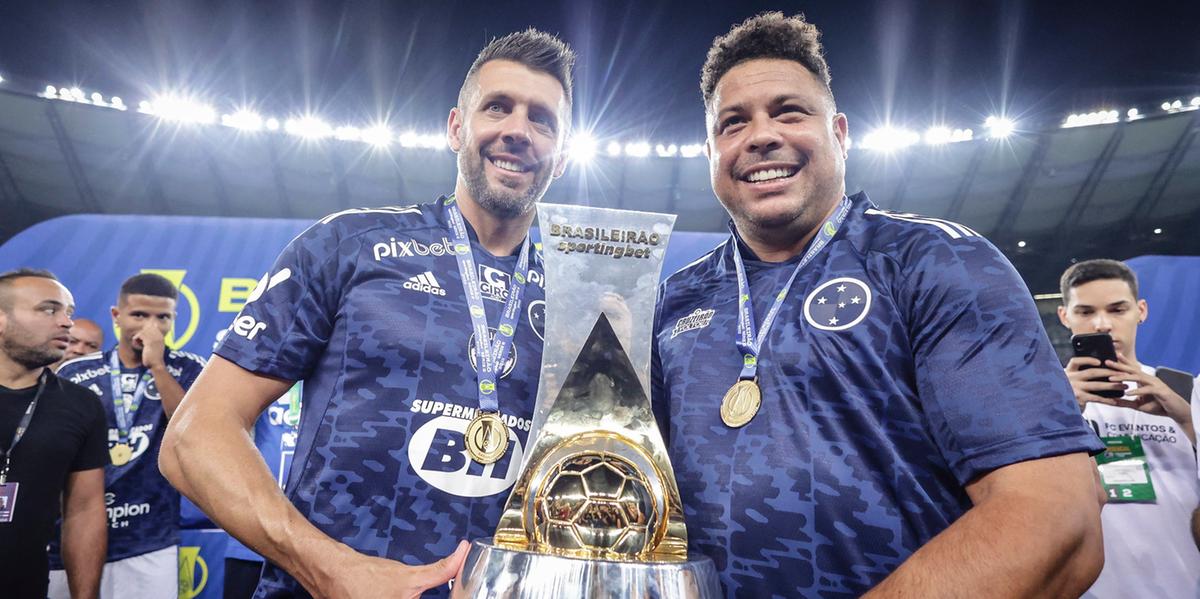 Campeões da Série B, Pezzolano e Ronaldo foram premiados no Troféu Guará (Cris Mattos /STAFF IMAGES/Cruzeiro)