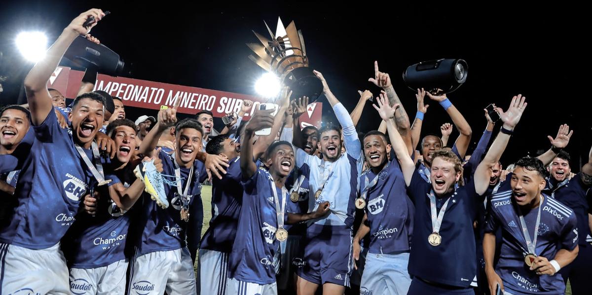 Cruzeiro foi Campeão Mineiro Sub-20 em 2022 (Divulgação/Cruzeiro)