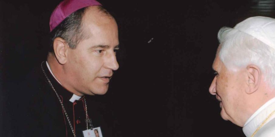 Encontro do arcebispo dom Walmor Oliveira de Azevedo com Bento XVI (Arquidiocese de BH/Divulgação)