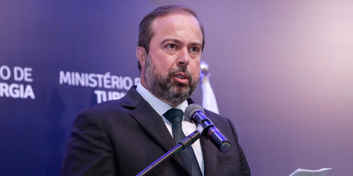 “O Brasil, como todos os países do mundo, sofre impactos quando há restrição de produção ou de comercialização do petróleo”, disse o ministro (Tauan Alencar/Divulgação)