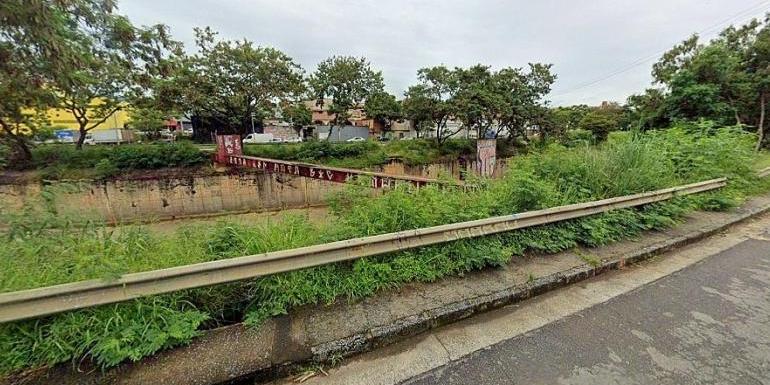 A passarela de pedestres sobre o Ribeirão Arrudas foi destruída no temporal de 2020 (Rogério França / PBH / Divulgação)