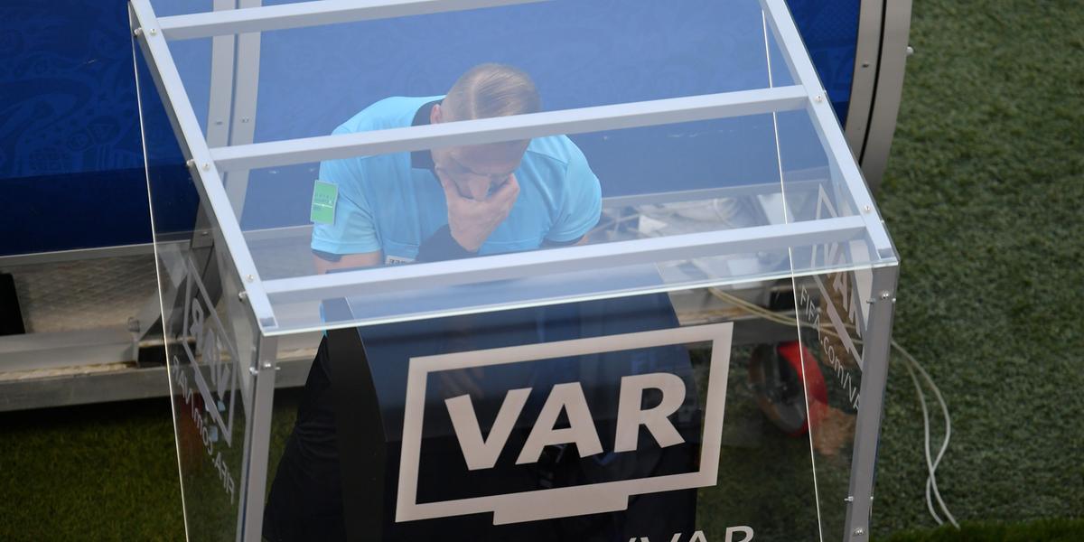 VAR terá comunicação maior com o espectador, seja no estádio ou na TV (Divulgação/FIFA)