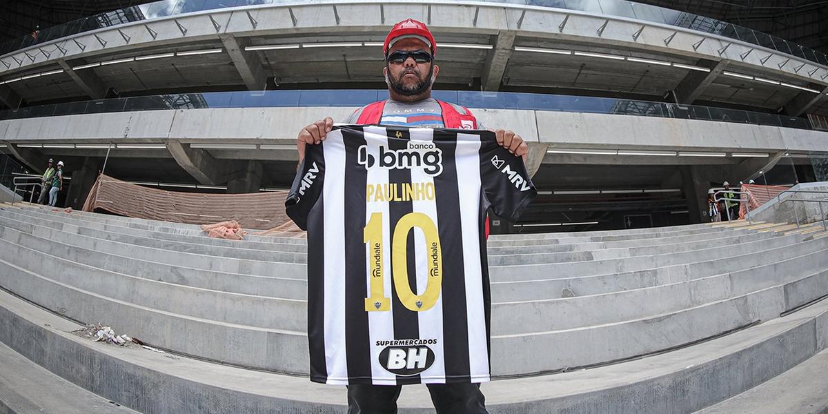 Nova numeração foi divulgada na Arena MRV, com trabalhadores do local (Divulgação/Atlético)