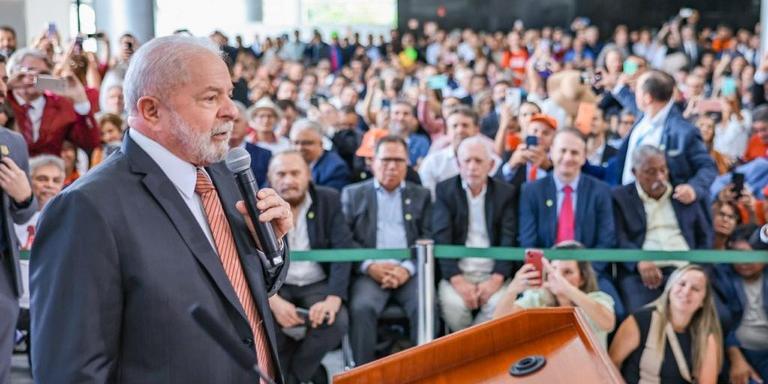 Lula determina criação de comissão para discutir valorização do salário ...