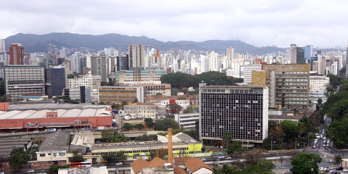 Mudanças propostas pela Fiemg e adotadas pelos vereadores flexibilizam regras para construção em áreas densamente ocupadas, como o Centro de BH (Maurício Vieira)