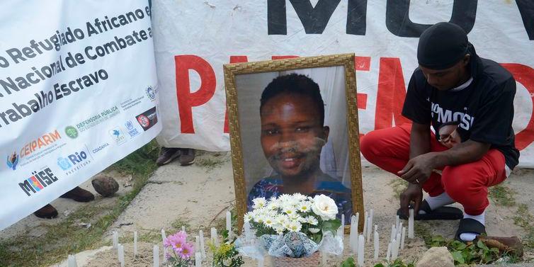 Ato em memória do congolês Moïse Kabagambe é realizado no quiosque onde ele  foi espancado até a morte (Tomaz Silva / Agência Brasil / Divulgação)