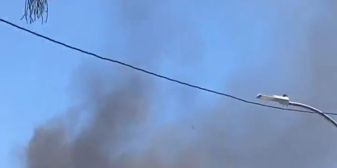 Segundo os bombeiros, as chamas se concentraram no teto do espaço (Reprodução redes sociais)