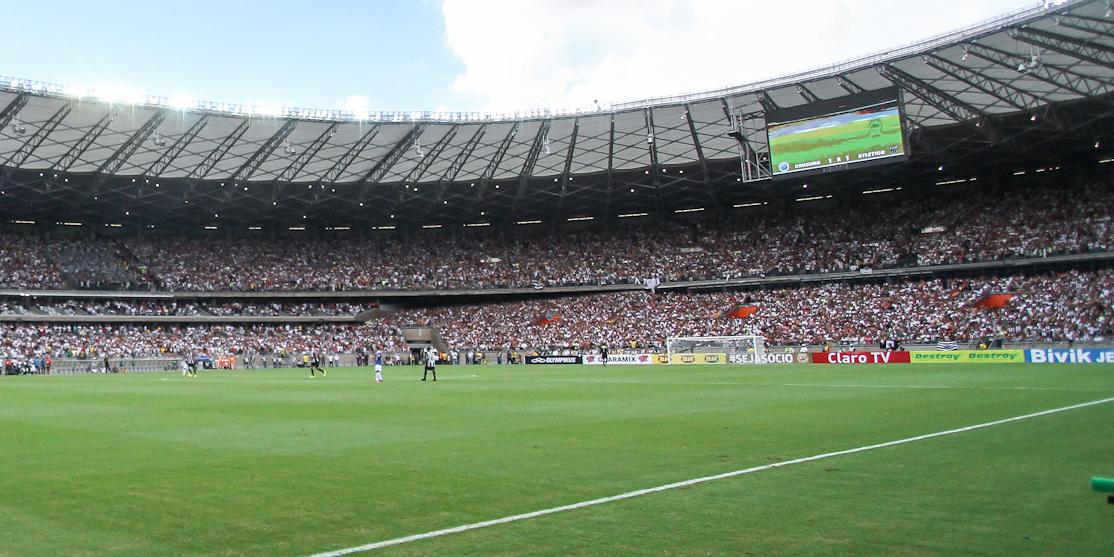 Mineirão foi dividido entre atleticanos e cruzeirenses para a reinaguração (Bruno Cantini/Atlético)