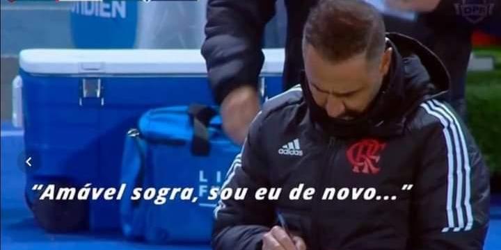 Vitor Pereira foi um dos que mais sofreu com os memes na internet (Reprodução)