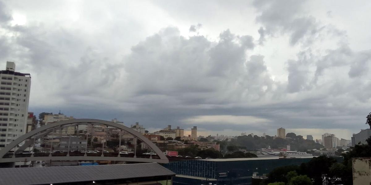 Quarta-feira será de céu nublado com possibilidade de pancadas de chuvas fortes e trovoadas (Maurício Vieira / Hoje em Dia)