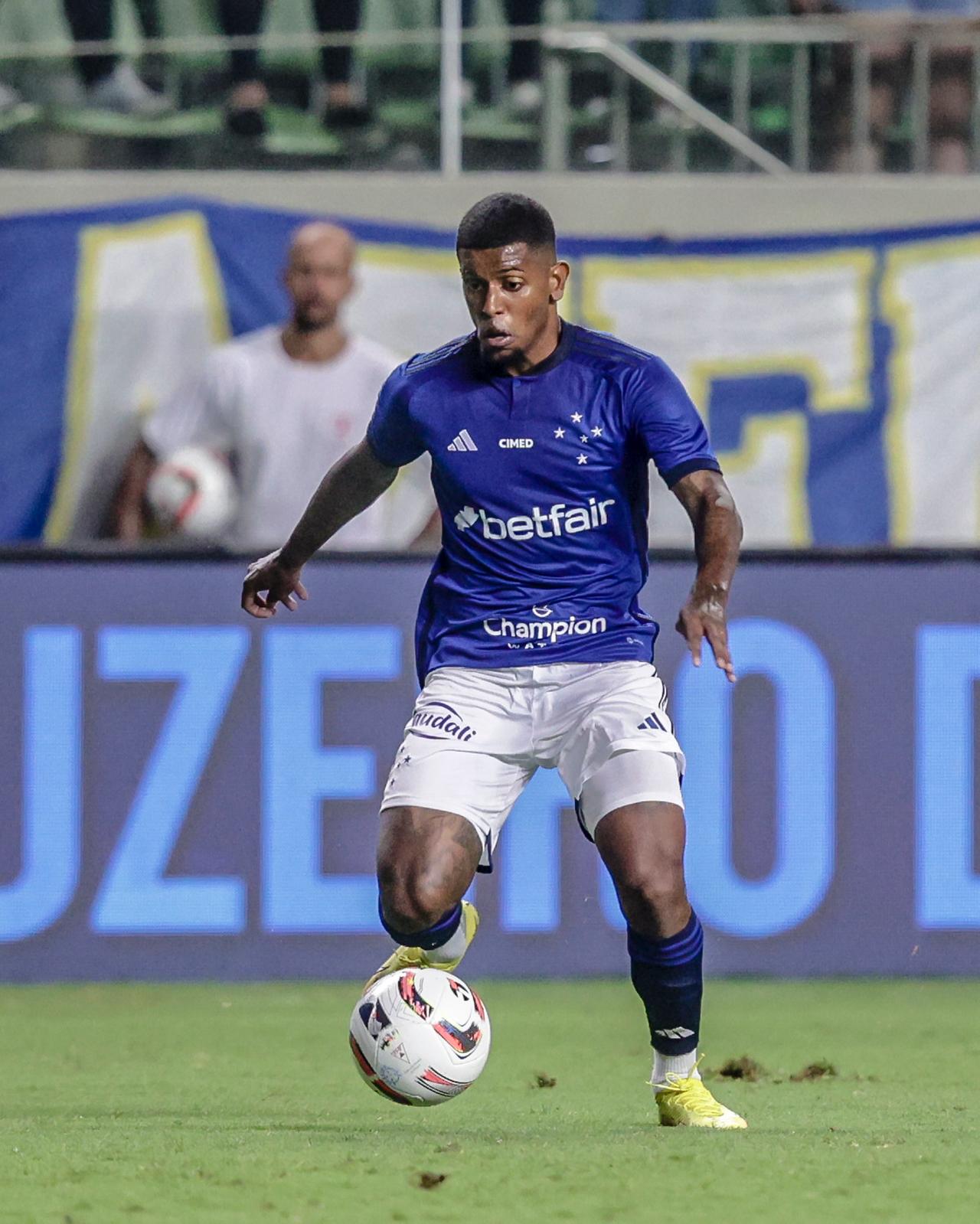 Cruzeiro confirma lesão grave no joelho de Wesley Gasolina, que