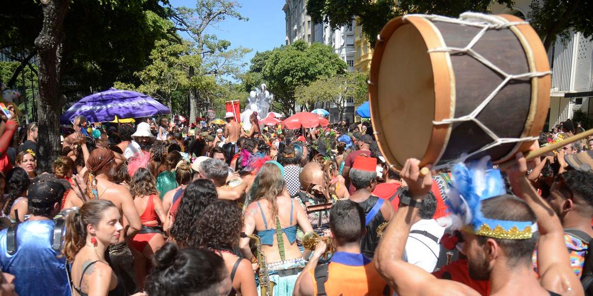 Proposta é reforçar importância do uso do preservativo no Carnaval (Tomaz Silva - Agência Brasil)