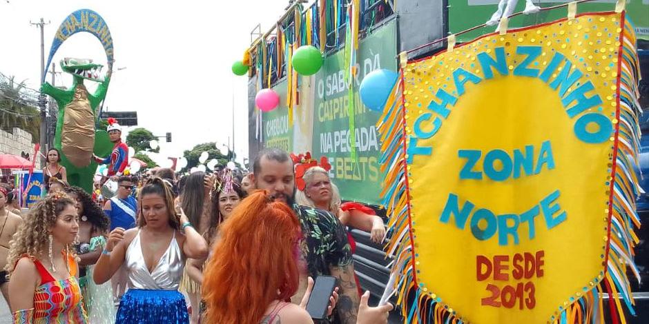 Tchanzinho da Zona Norte começou a concentração ao lado do Mineirão (Alecsander Heinrick/Hoje em Dia)