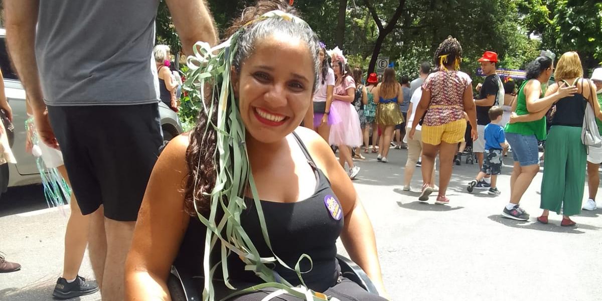 Natália Cândido no bloco "Todo mundo cabe no mundo'" (Hermano Chiodi/Hoje em Dia)