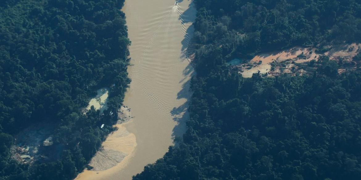 Houve troca de tiros e um criminoso ficou ferido (Fernando Frazão/Agência Brasil)