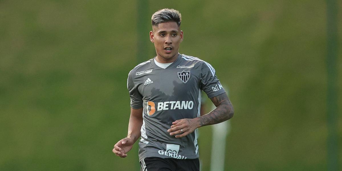 Meia argentino perdeu um cunhado e viajou para Buenos Aires (Pedro Souza/Atlético)