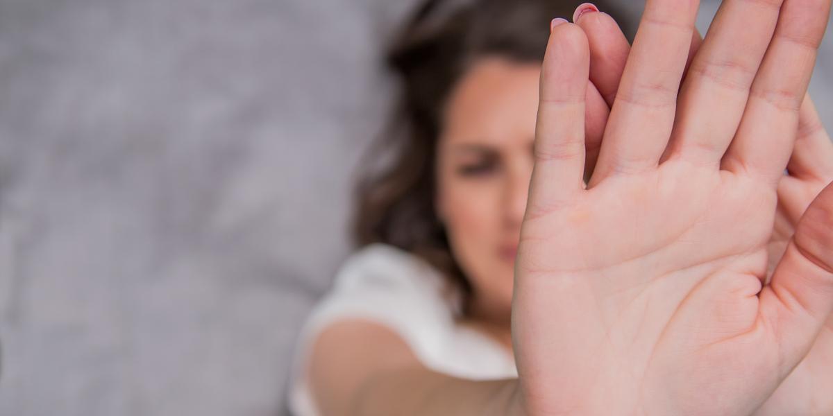 Outras estratégias têm como foco o combate à violência de gênero e à desigualdade salarial, entre outros (Dragana Gordic/Freepik)