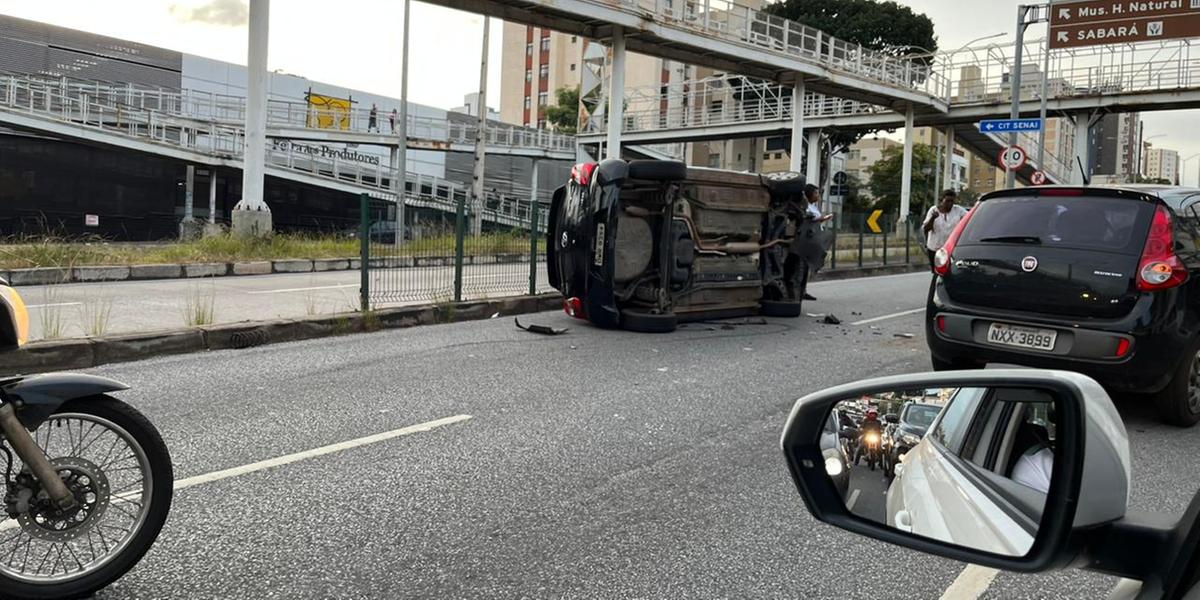 Acidente ocorreu na bairro Cidade Nova, na região Nordeste de BH (Renato Fonseca)