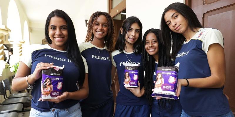 Medida vai garantir o acesso a absorventes higiênicos por meninas e mulheres de até 49 anos em situação de vulnerabilidade social (Gil Leonardi/ Imprensa MG)