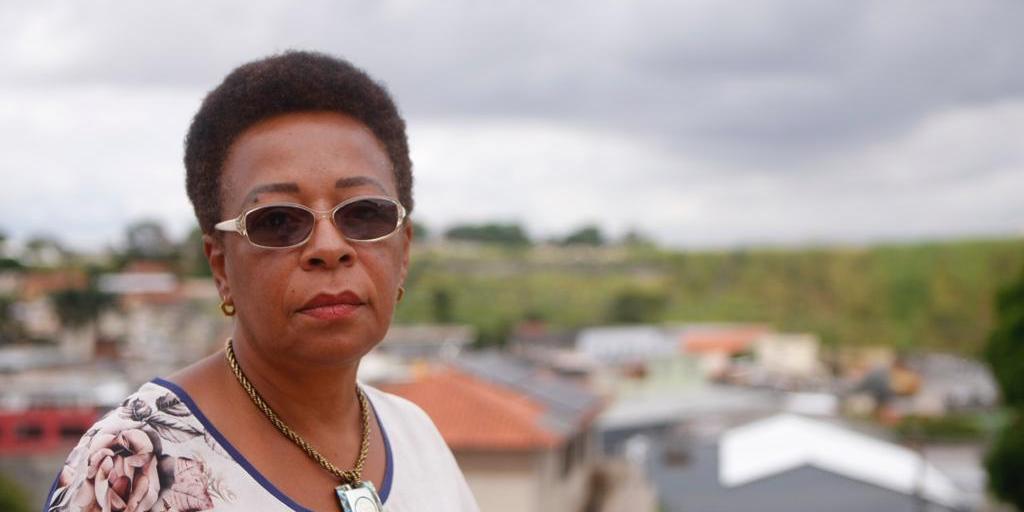 (Moradora do bairro Jardim Montanhês há 18 anos, Luzia Barcelos reclama de barulho e insegurança.)