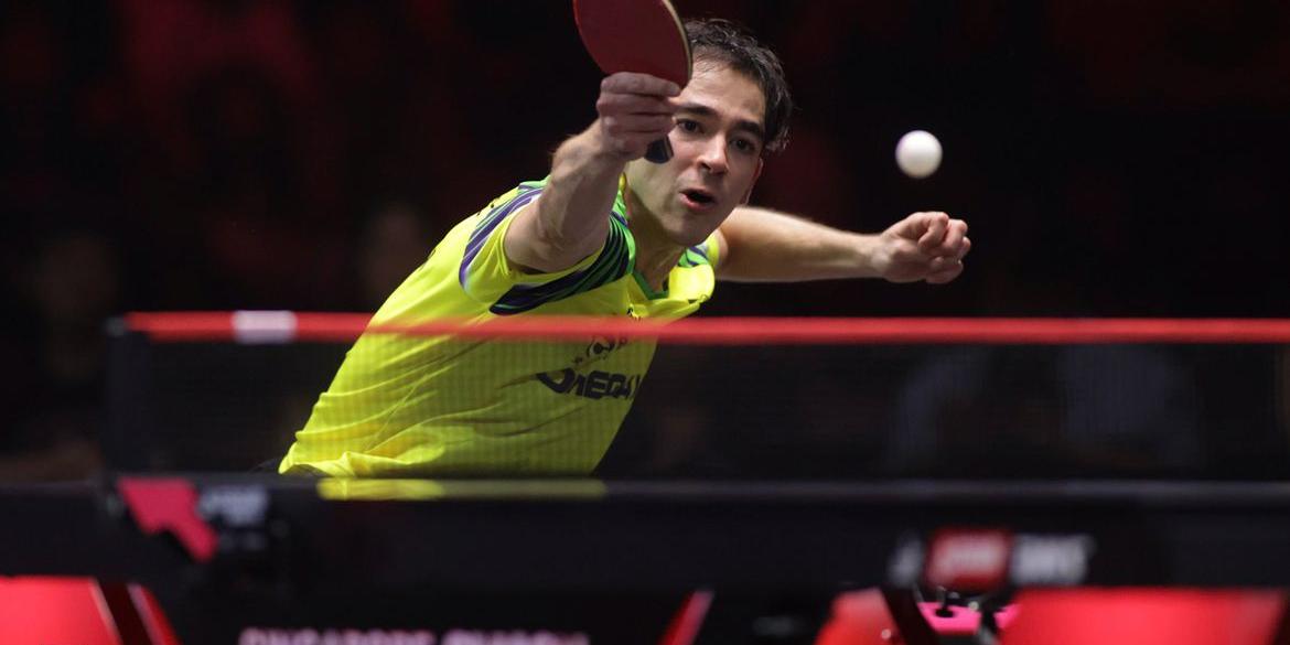 Brasileiro não resiste a Ma Long, tricampeão mundial e bi olímpico (Divulgação / WTT / Rémy Gros)