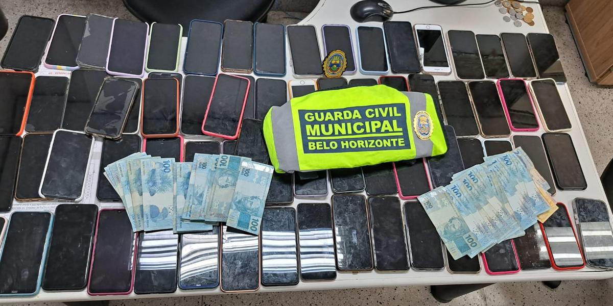 Celulares e dinheiro roubados durante show do cantor Gusttavo Lima no Mineirão, recuperados pela Guarda Municipal (Pedro Melo/Hoje em Dia)