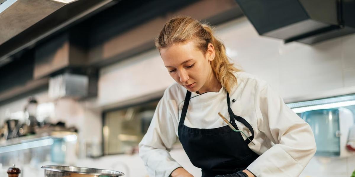 Nova etapa do “Elas na Gastronomia será lançada na próxima terça (11) (Reprodução/Freepik)