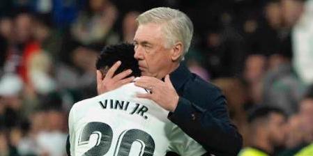Ancelotti não pensa em deixar o Real Madrid antes do fim do contrato, em junho de 2024 (Reprodução / Twitter Oficial Carlo Ancelotti)