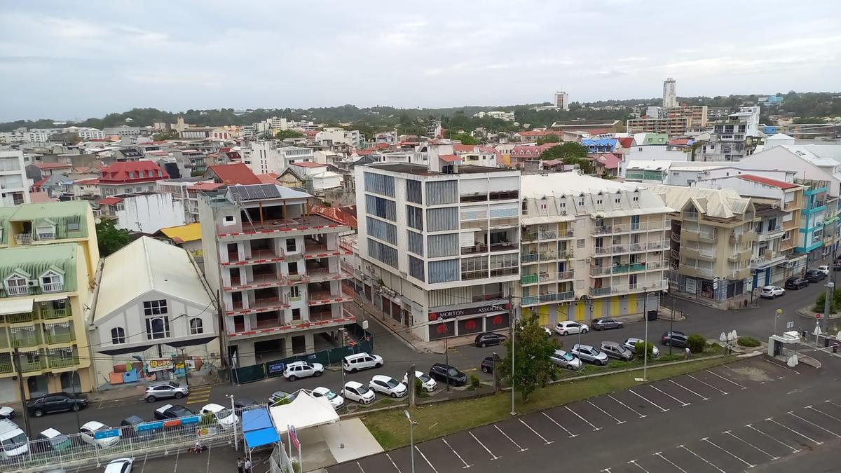 A parte continental é separada por uma enorme enseada chamada Slatv River (Cláudio Lacerda Oliva)
