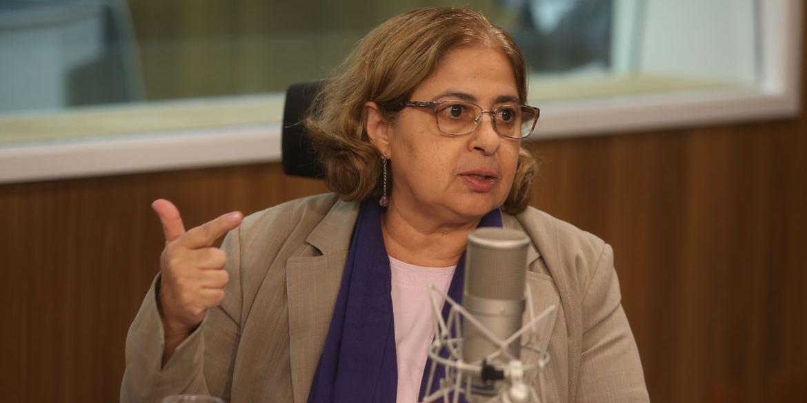 Em fórum, Cida Gonçalves diz que recursos podem ser obtidos por PPA (Valter Campanato/Agência Brasil)