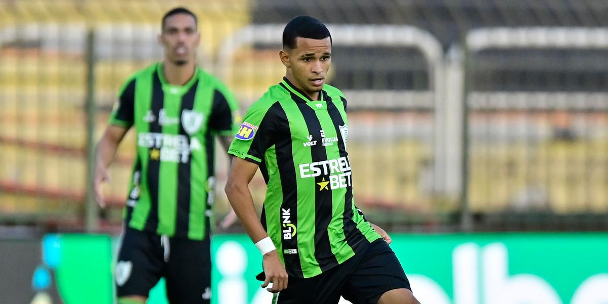 Jovem de 17 anos resolveu a partida para o Coelho (Mourão Panda/América)