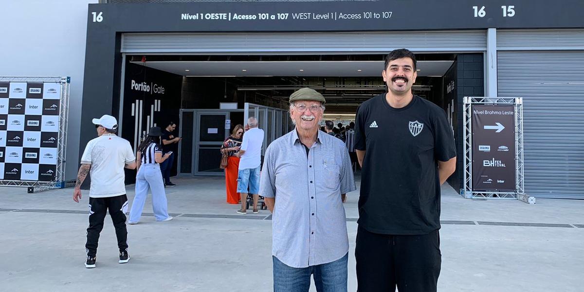 Conselheiro Gabriel Aun, de 83 anos, ao lado do enteado Alexandre Perocco na inauguração da Arena MRV: materialização de um sonho (Alecsander Heinrick/Hoje em Dia)