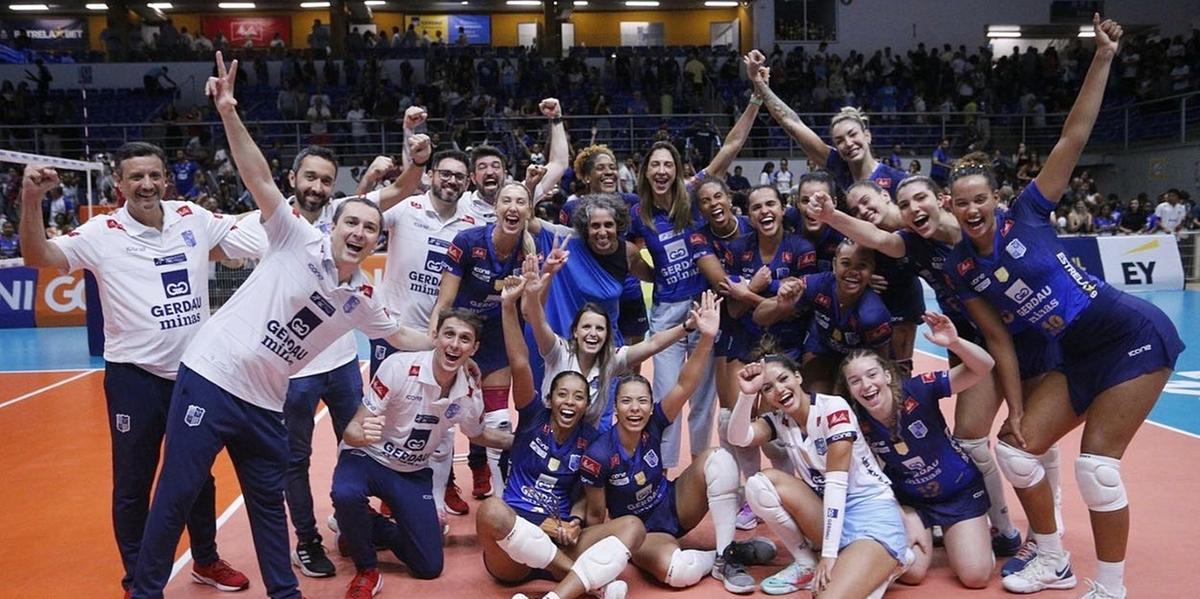 Minas é o atual tricampeão da Superliga feminina, tendo batido o Praia nas três vezes (Divulgação/Minas)