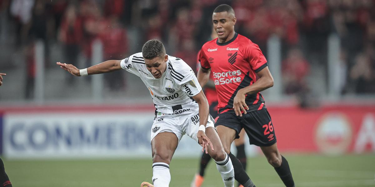 Galo tropeça em Curitiba e conhece a segunda derrota na Copa Libertadores
