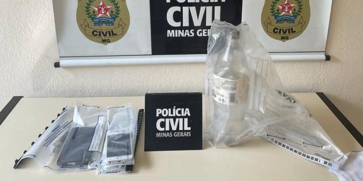 Policiais apreenderam dois celulares e uma garrafa pet contendo álcool 100% (Divulgação/PCMG)