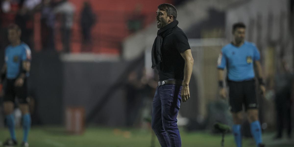 Coudet critica gramado do Bento Freitas no empate do Atlético com o Brasil-RS (Pedro Souza / Atlético)
