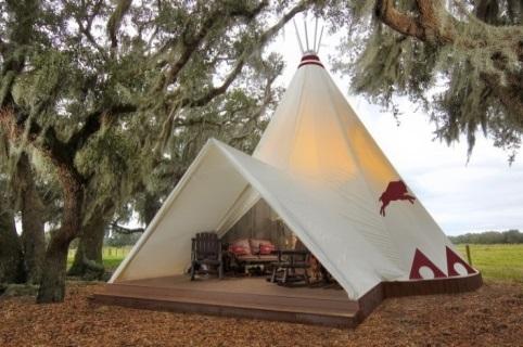 Westgate River Ranch Resort & Rodeo tem luxuoso resort para acampamento (Flórida Glamping/Divulgação)
