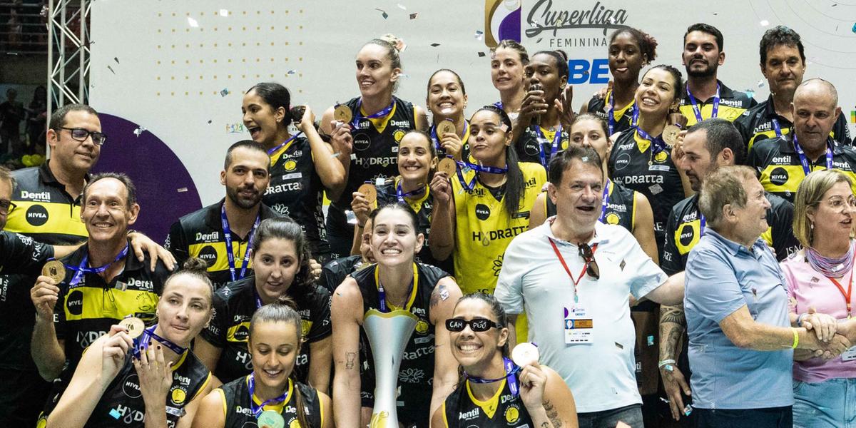 Praia encerrou freguesia para o Minas em finais e levantou seu segundo título da Superliga (Eliezer Esportes/CBV)