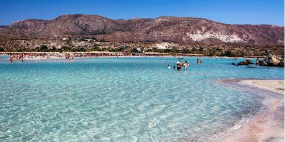 Praia Triopetra fica localizada na ilha de Creta (Divulgação)