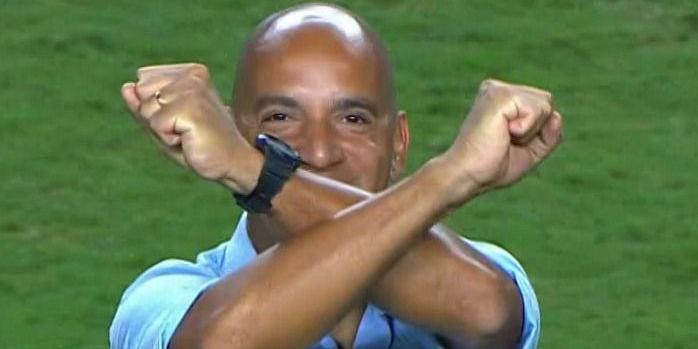 Pepa é ovacionado pela China Azul após goleada sobre o América (Reprodução / Twitter Cruzeiro)