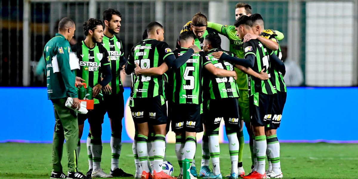 Mesmo com reservas, Coelho conseguiu vencer o Inter no Independência (Mourão Panda/América)
