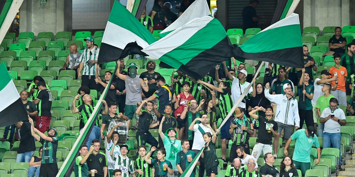 Coelho precisa do apoio da torcida para sair de situação delicada no Brasileirão (Mourão Panda / América)