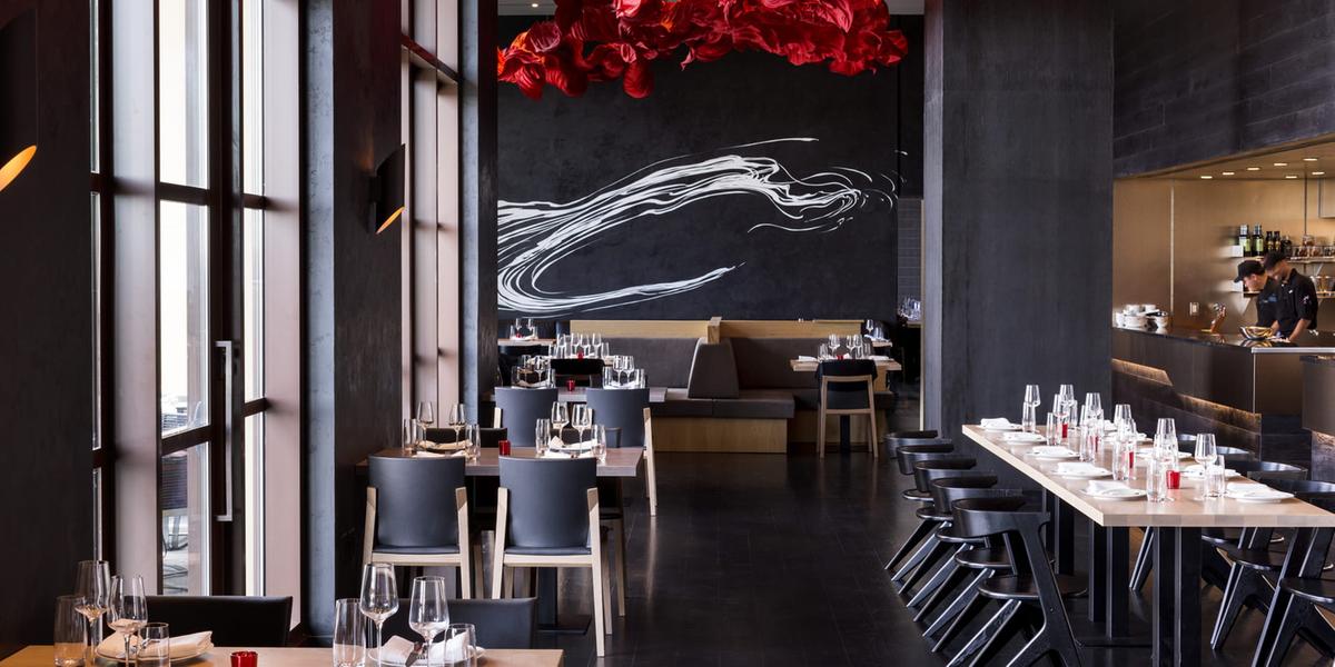 Capa Steakhouse & Bar oferece pratos deliciosos, que variam de frutos do mar frescos da Flórida a pequenos cortes de carne grelhados (Capa Restaurante/Divulgação)