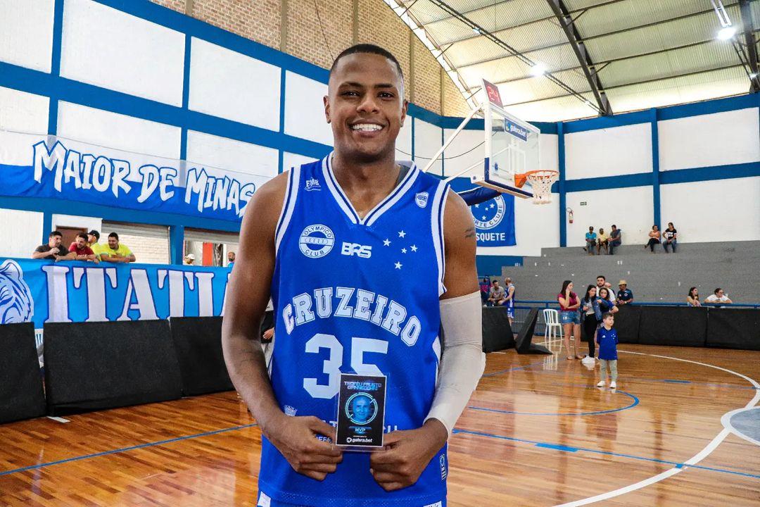 Zé Carlos lidera corrida para garantir o troféu de MVP da temporada (Reprodução / Instagram Cruzeiro Basquete)