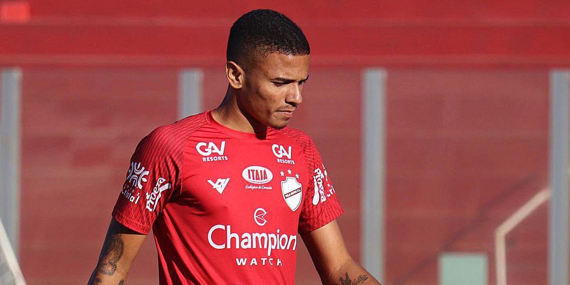 Marcos Vinicius Alves Barreira é conhecido como Romário (Vila Nova Futebol Clube/Facebook)
