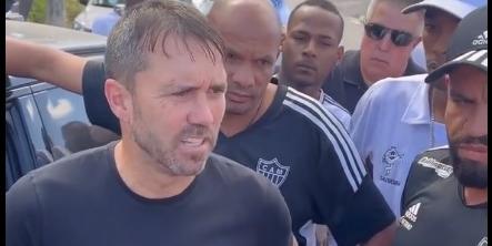Coudet é cobrado e ouve que não é bem-vindo no Galo (Reprodução / Instagram Josimar Júnior)