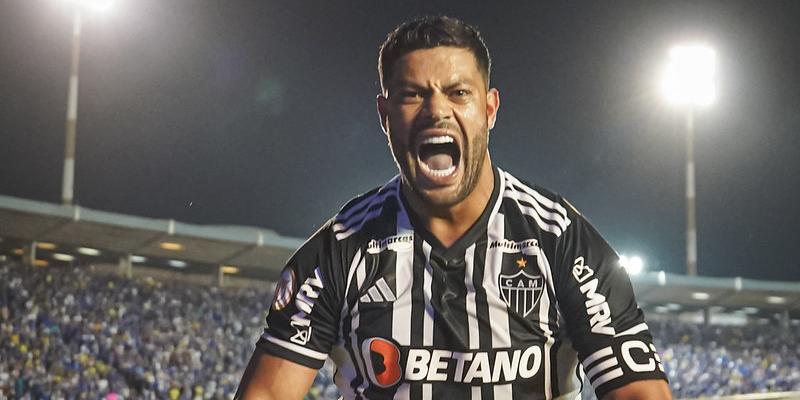 Hulk marca e garante vitória do Atlético sobre o Cruzeiro, em Uberlândia (Pedro Souza / Atlético)